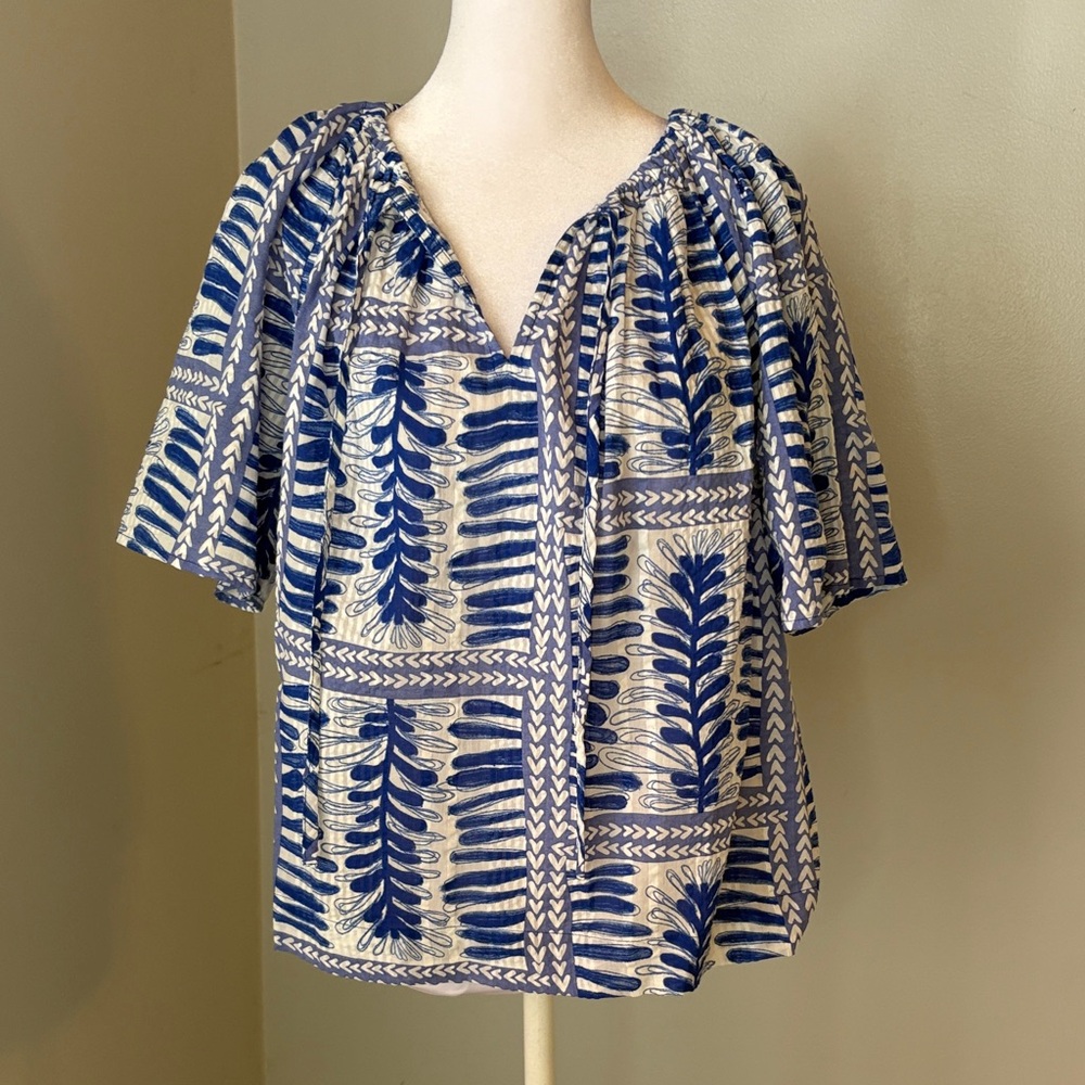 [LOFT] Blue Patterned Women's Top - Size Medium NWT